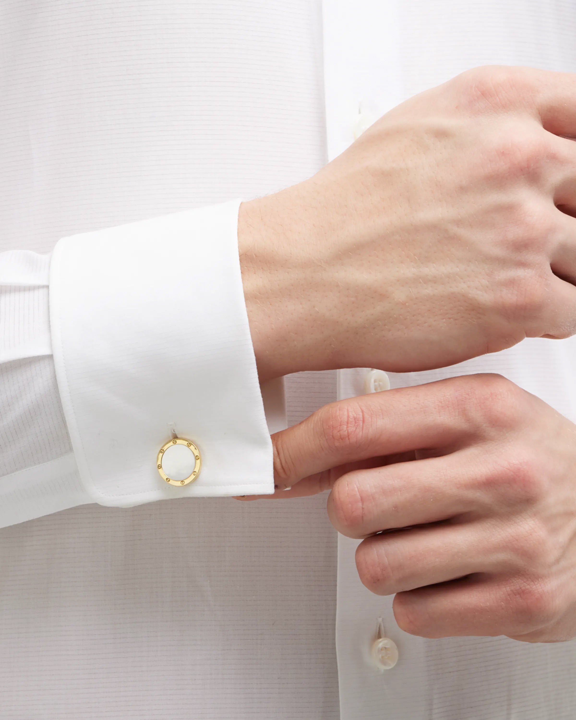 WHITE PEARL 18K GOLD CUFFLINKS