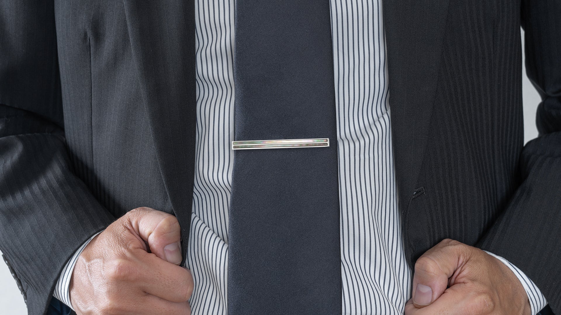 Grey Mother of Pearl Strip Silver Tone Short Tie Bar